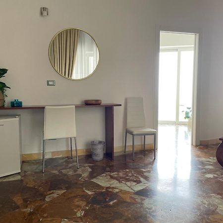 Il Giardino Di Flora Con Piscina Ξενοδοχείο Λέτσε Εξωτερικό φωτογραφία