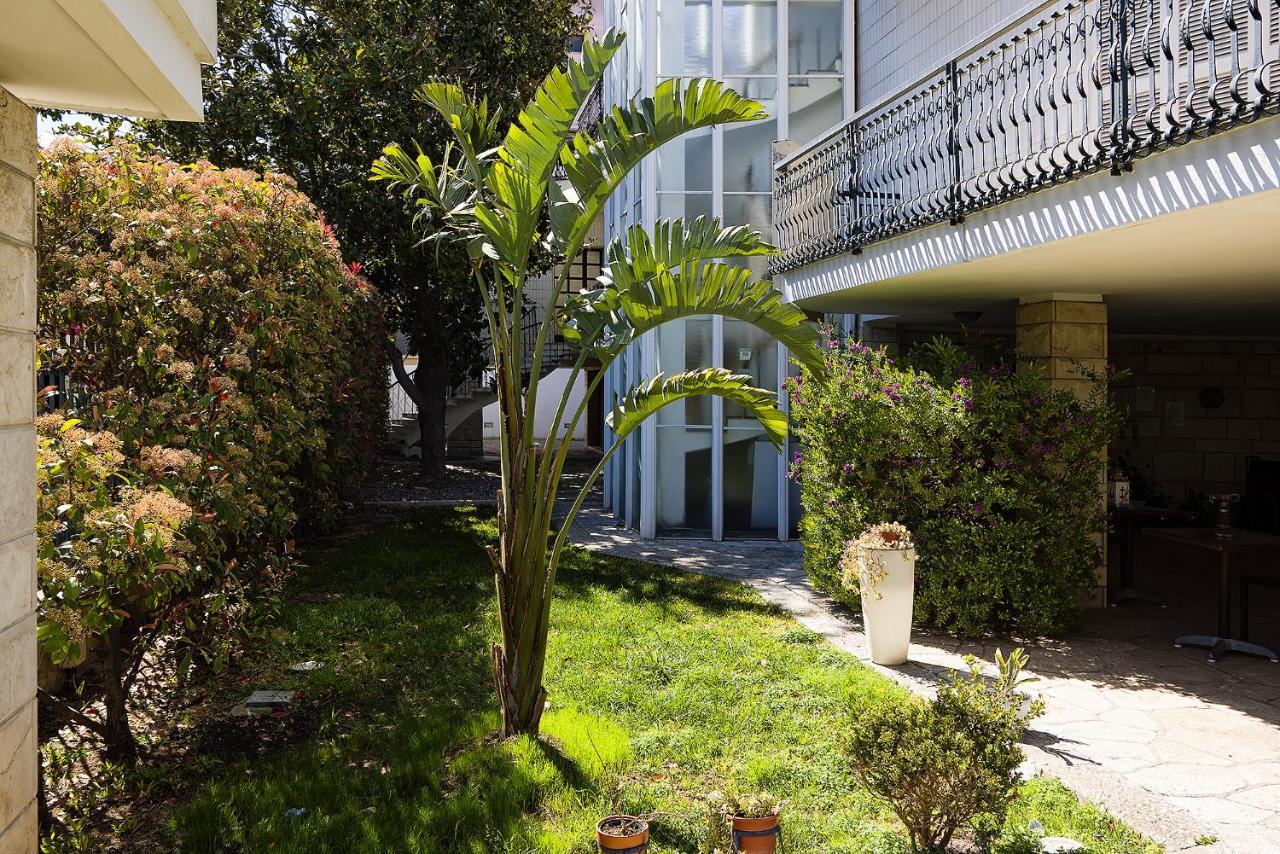 Il Giardino Di Flora Con Piscina Ξενοδοχείο Λέτσε Εξωτερικό φωτογραφία