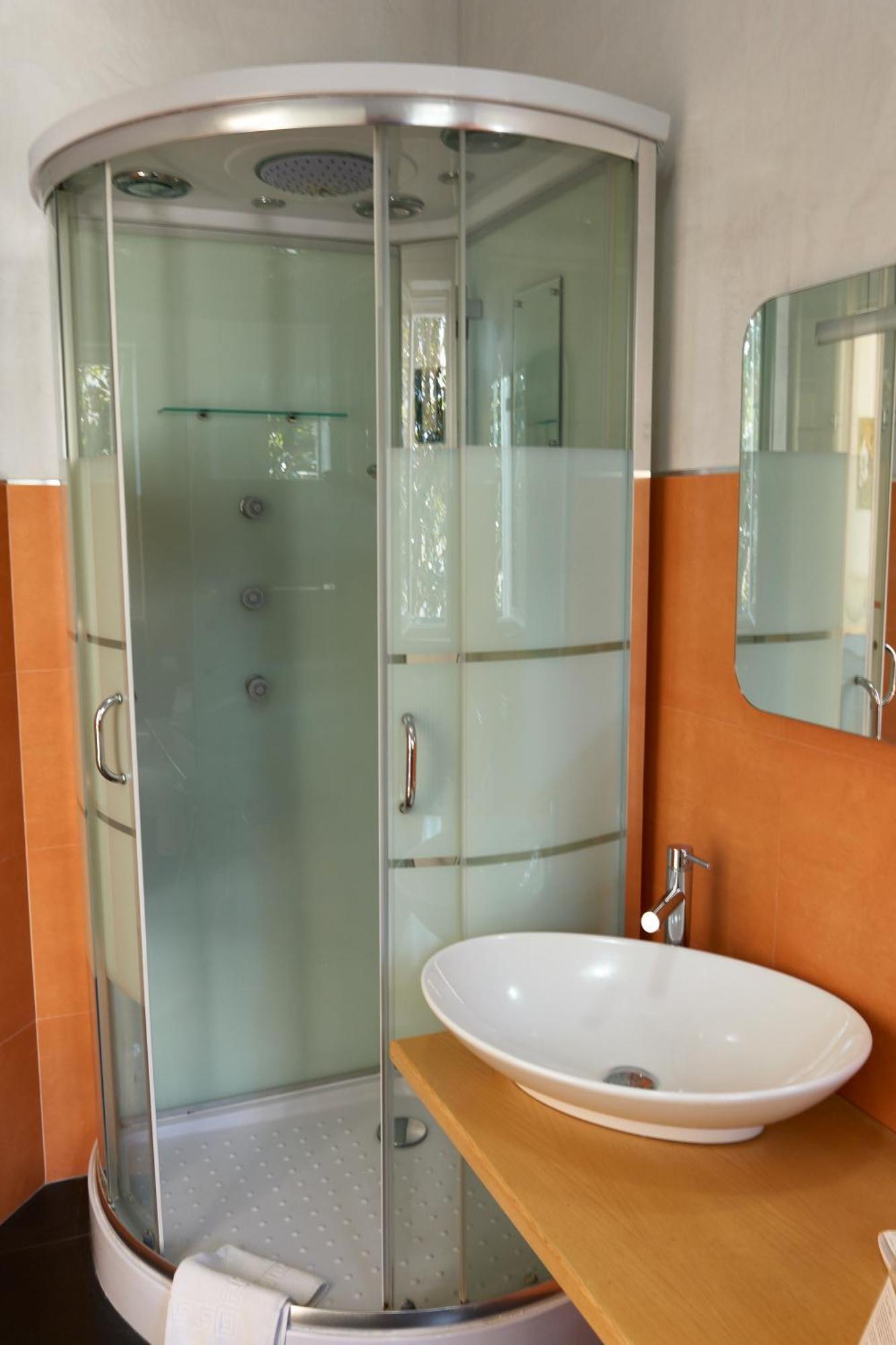 Il Giardino Di Flora Con Piscina Ξενοδοχείο Λέτσε Εξωτερικό φωτογραφία