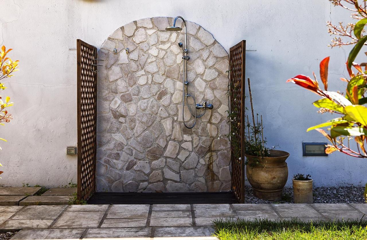 Il Giardino Di Flora Con Piscina Ξενοδοχείο Λέτσε Εξωτερικό φωτογραφία
