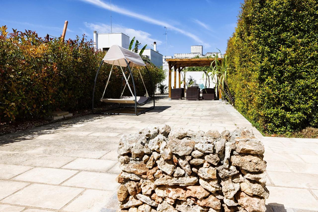 Il Giardino Di Flora Con Piscina Ξενοδοχείο Λέτσε Εξωτερικό φωτογραφία
