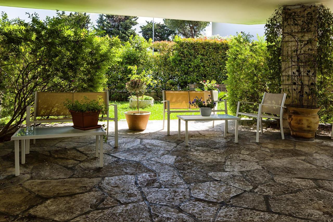 Il Giardino Di Flora Con Piscina Ξενοδοχείο Λέτσε Εξωτερικό φωτογραφία