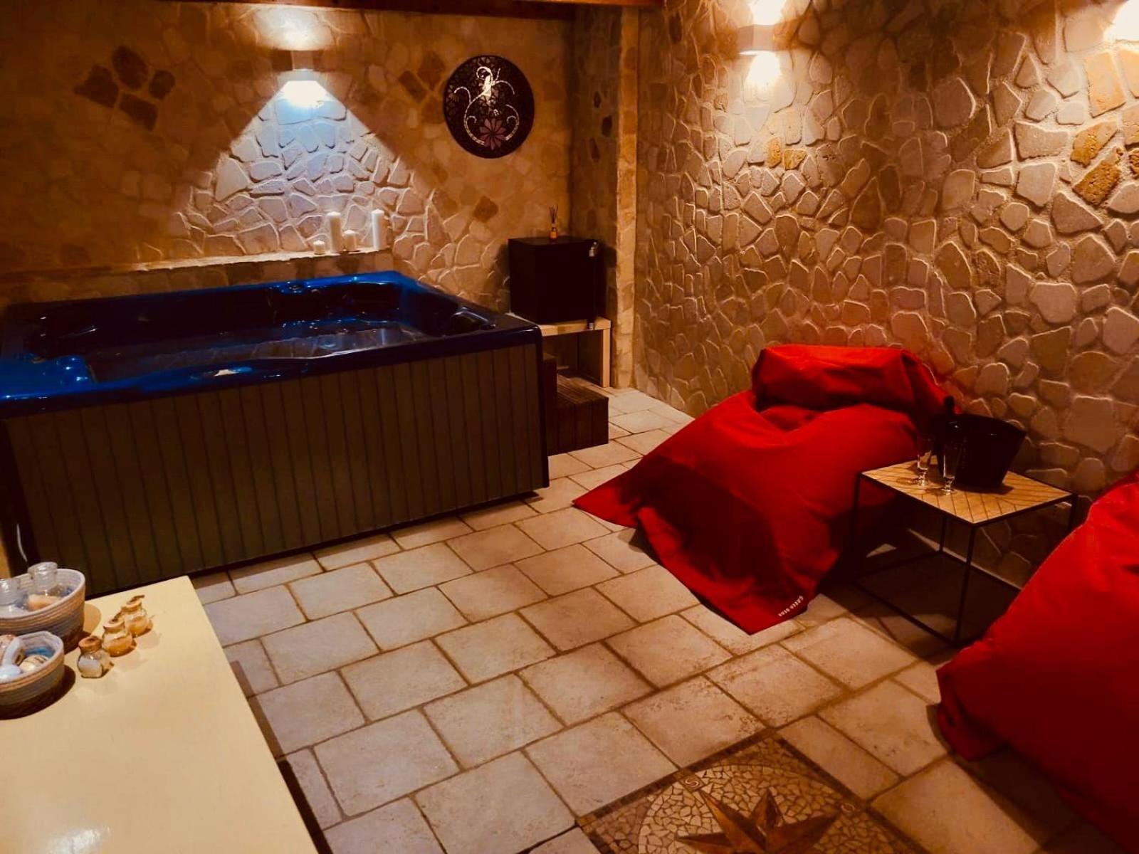 Il Giardino Di Flora Con Piscina Ξενοδοχείο Λέτσε Εξωτερικό φωτογραφία