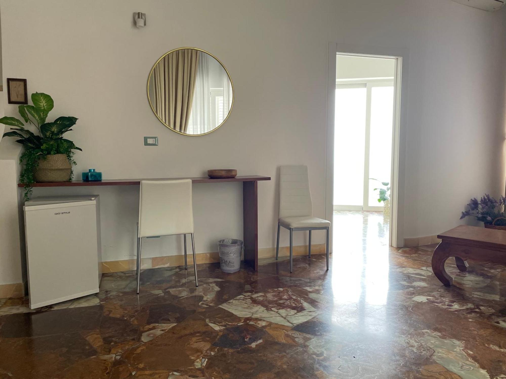 Il Giardino Di Flora Con Piscina Ξενοδοχείο Λέτσε Εξωτερικό φωτογραφία