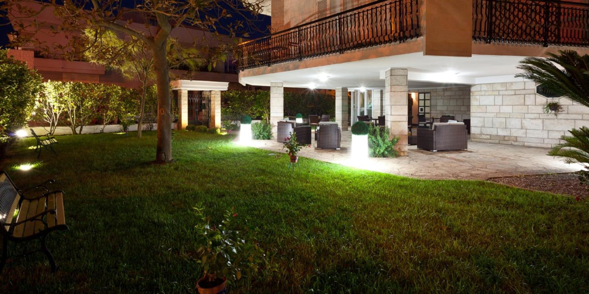 Il Giardino Di Flora Con Piscina Ξενοδοχείο Λέτσε Εξωτερικό φωτογραφία
