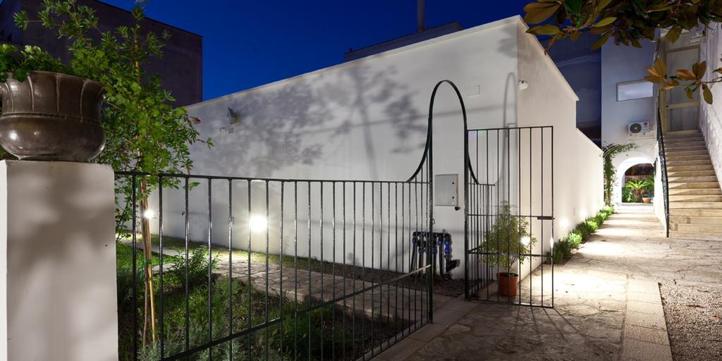 Il Giardino Di Flora Con Piscina Ξενοδοχείο Λέτσε Εξωτερικό φωτογραφία